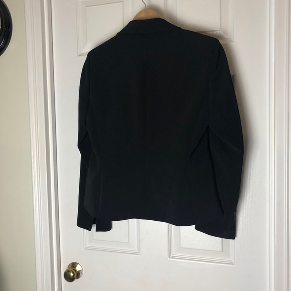 Blazer - Picture 3 of 4